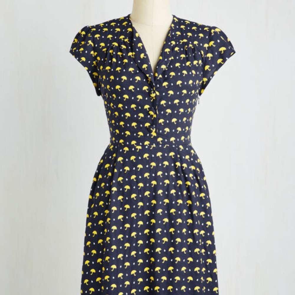 Take the Rains Dress in Umbrellas - Picture 4 of 6